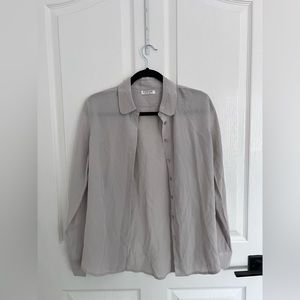 100%silk Everlane button down shirt
